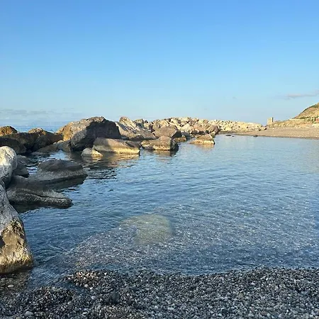 Vento Di Mare Lägenhetshotell Piraino
